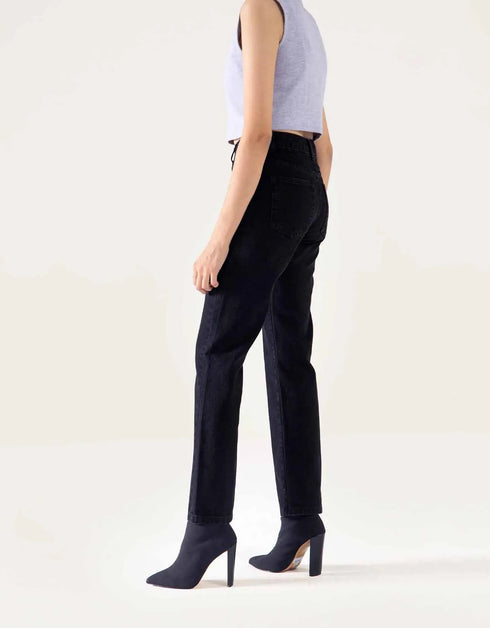 BASIC STRAIGHT JEANS
